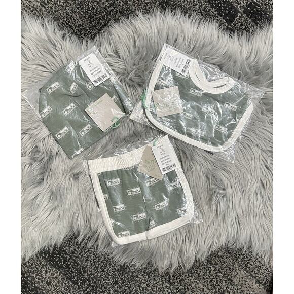 Kate‎ Quinn Agave Retro Gamer Set 3/6month-Slouchy Beanie-Track Shorts-Bib NEW - Picture 1 of 3